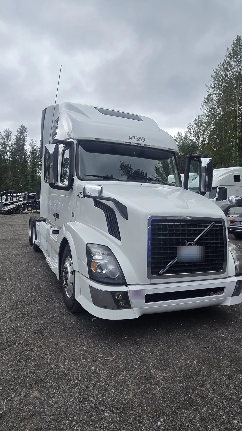Volvo VNL Sleeper Truck